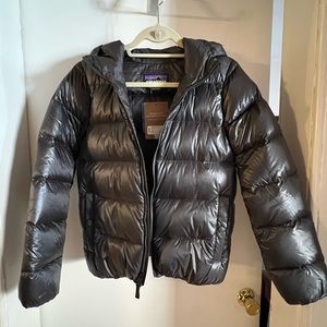 NWT Patagonia Raven Rocks hooded puffer